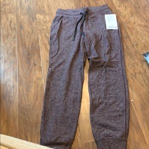 NWT lululemon ready to rulu pant size 4